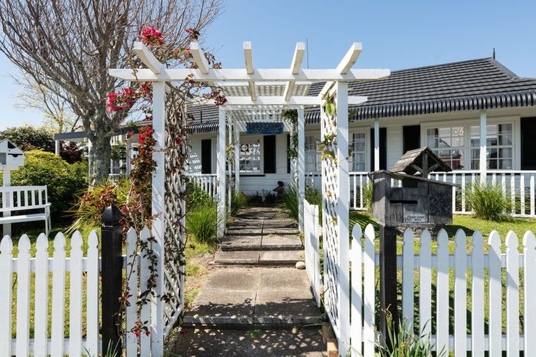 Photo of property in 33 Bramley Drive, Omokoroa, 3114