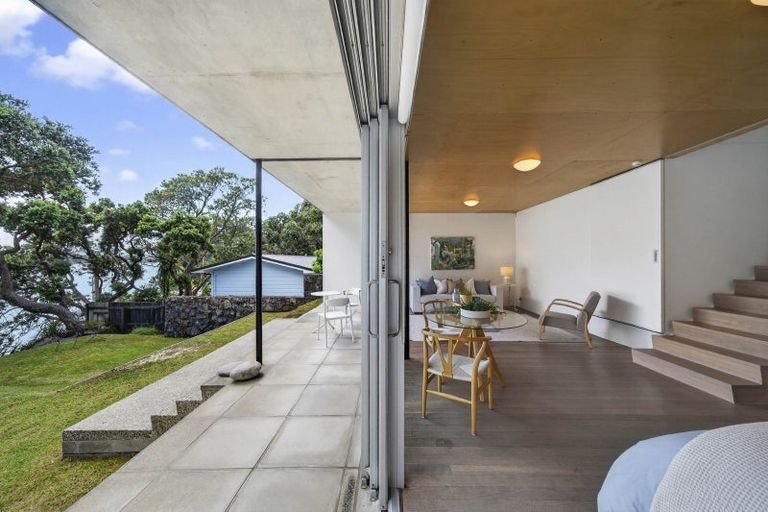 Photo of property in 94 Stanley Point Road, Stanley Point, Auckland, 0624