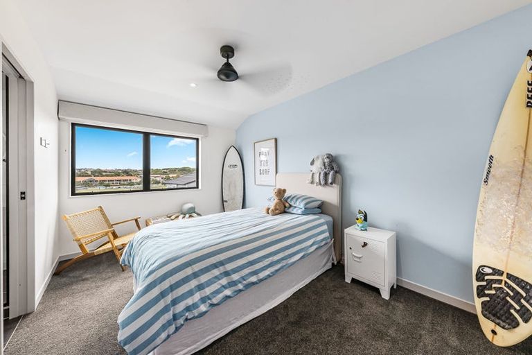 Photo of property in 16 Bella Vista Drive, Gulf Harbour, Whangaparaoa, 0930