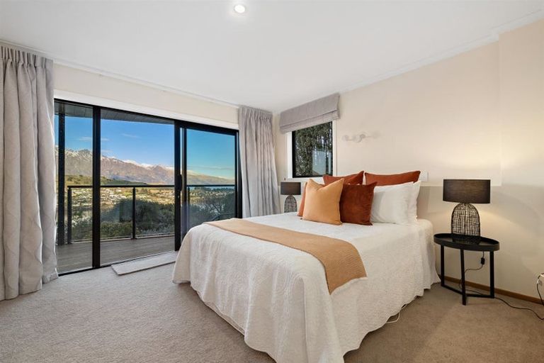Photo of property in 7 Sunrise Lane, Queenstown, 9300