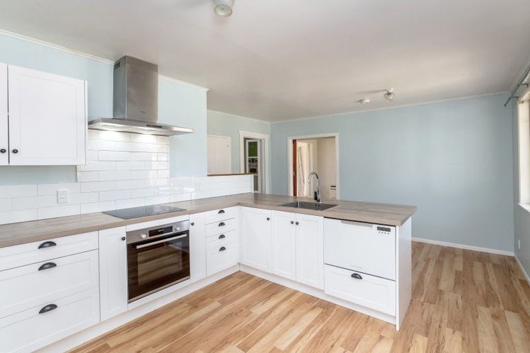 Photo of property in 27 Wavell Crescent, Lansdowne, Masterton, 5810