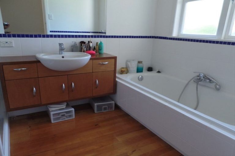 Photo of property in 145 Hinewa Road, Otumoetai, Tauranga, 3110