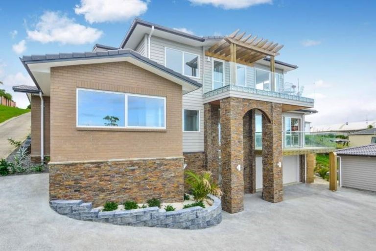 Photo of property in 32 Ngahere Views, Orewa, 0931