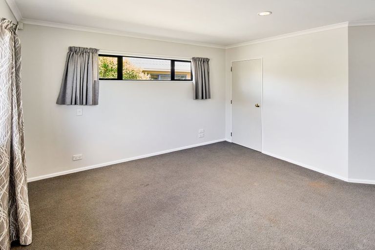 Photo of property in 59 Kapiti Crescent, Titahi Bay, Porirua, 5022