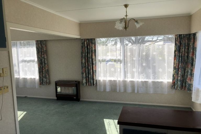 Photo of property in 11 Kennedy Place, Merrilands, New Plymouth, 4312