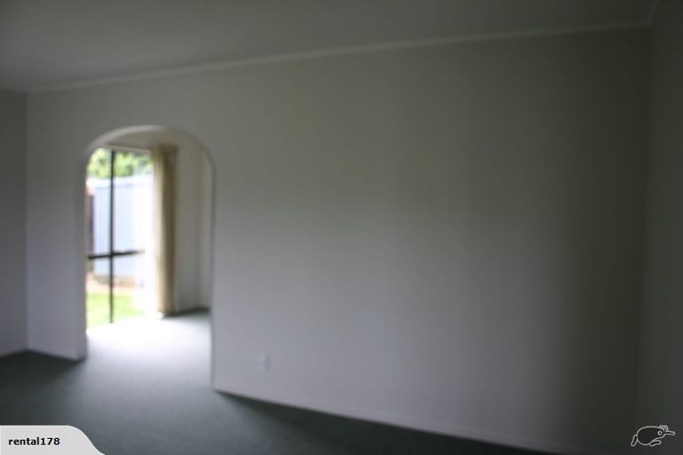 Photo of property in 12 Ransom Smyth Drive, Goodwood Heights, Auckland, 2105