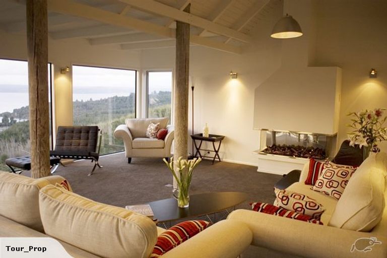 Photo of property in 1/133 Mapara Road, Acacia Bay, Taupo, 3385