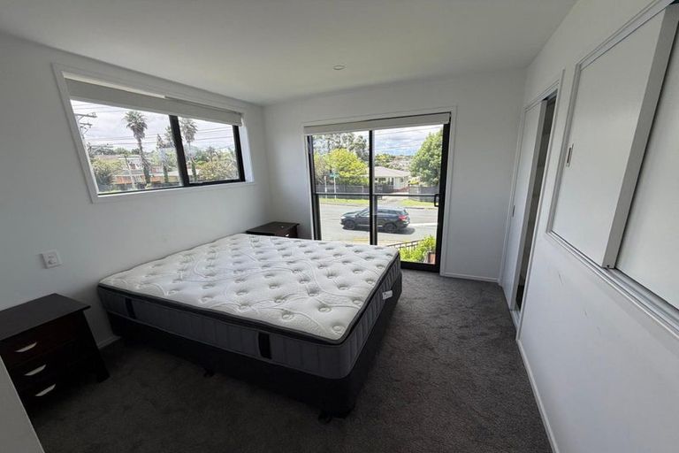 Photo of property in 10/172 Don Buck Road, Massey, Auckland, 0614