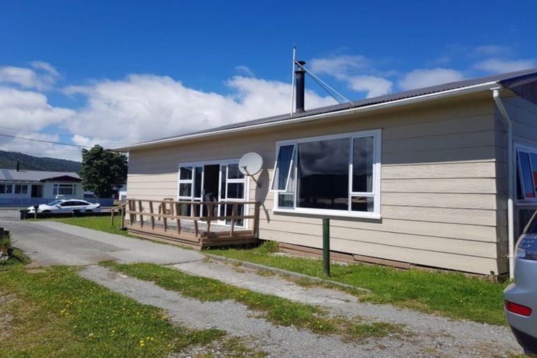 Photo of property in 120 Blake Street, Blaketown, Greymouth, 7805