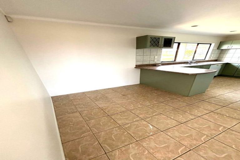 Photo of property in 14 Arrowsmith Drive, Clover Park, Auckland, 2019