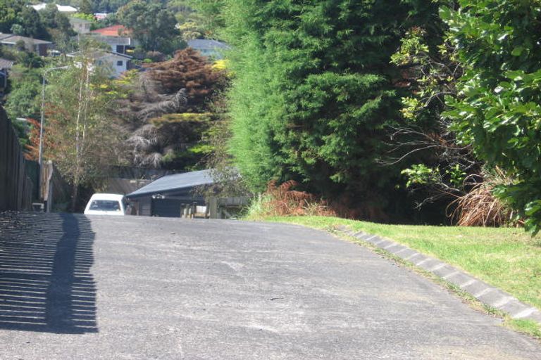 Photo of property in 2/305 Glenfield Road, Glenfield, Auckland, 0629