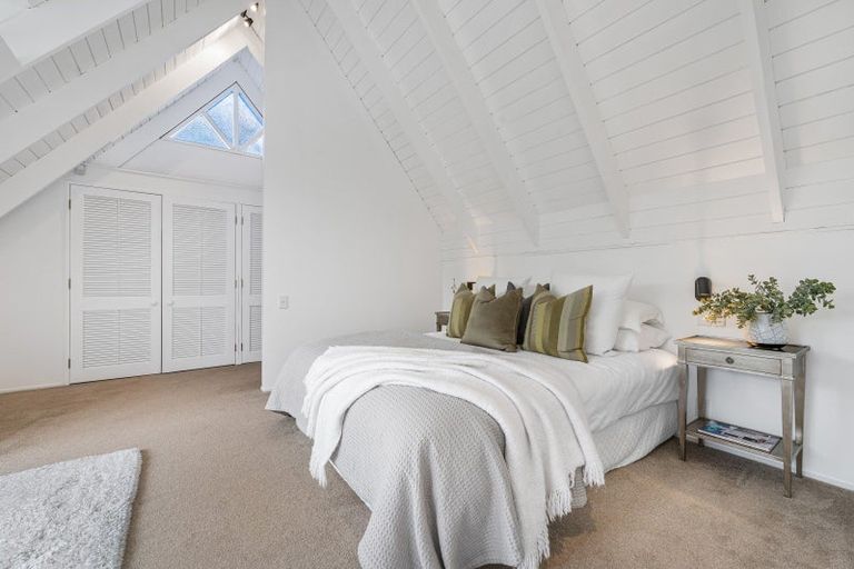 Photo of property in 94 Kowhai Road, Campbells Bay, Auckland, 0630