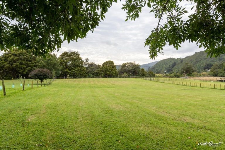 Photo of property in 115 Gemstone Drive, Birchville, Upper Hutt, 5018
