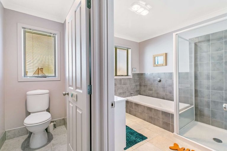 Photo of property in 238 Alec Craig Way, Gulf Harbour, Whangaparaoa, 0930