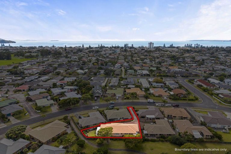 Photo of property in 69a Lakeside Drive, Orewa, 0931