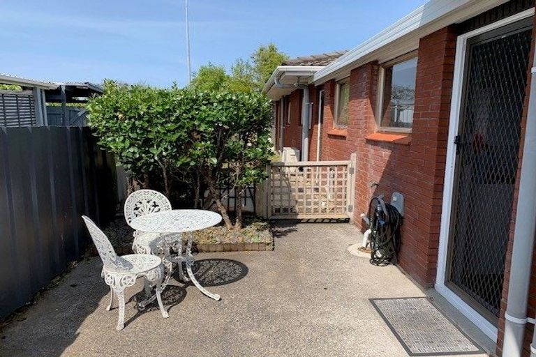 Photo of property in 2/131 Union Road, Howick, Auckland, 2014