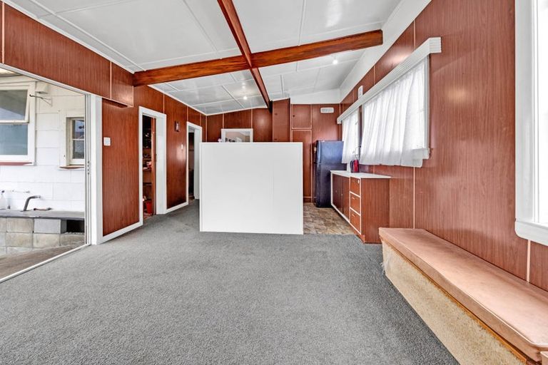 Photo of property in 6 Lincoln Street, Patea, 4520