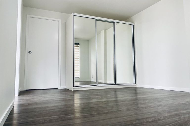 Photo of property in 28a Waimumu Road, Massey, Auckland, 0614