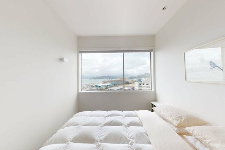 Photo of property in Grosvenor Flats, 19 Cottleville Terrace, Thorndon, Wellington, 6011