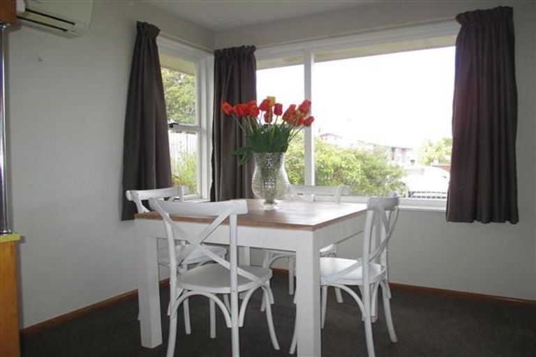 Photo of property in 6 Davidson Crescent, Hornby, Christchurch, 8042