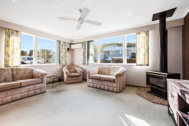 Photo of property in 59 Waihora Crescent, Waitangirua, Porirua, 5024