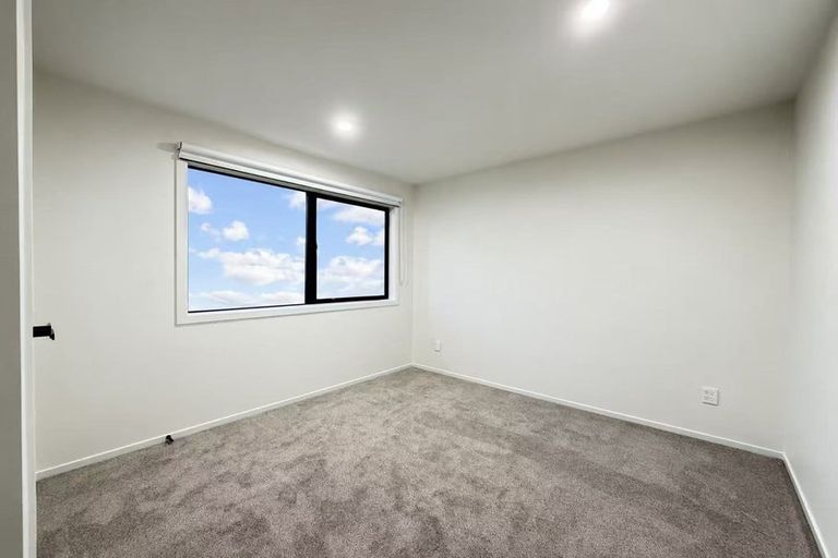 Photo of property in 9a Tangelo Place, Bucklands Beach, Auckland, 2012
