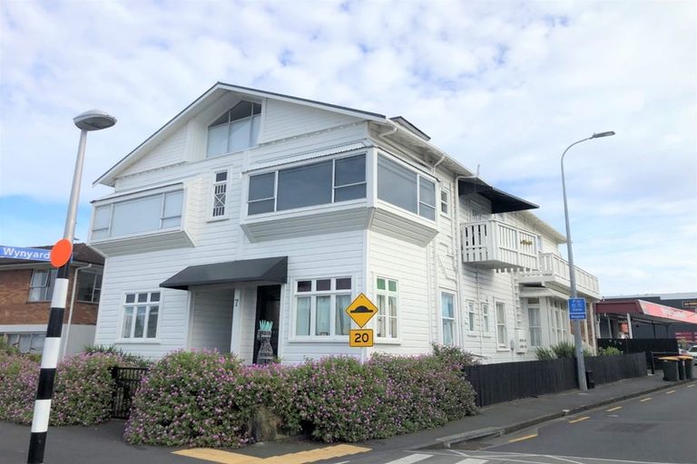 Photo of property in 7 Queens Parade, Devonport, Auckland, 0624
