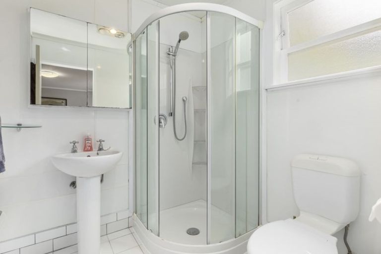 Photo of property in 560 Stokes Valley Road, Stokes Valley, Lower Hutt, 5019