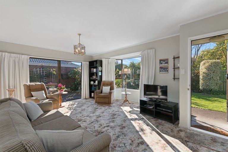 Photo of property in 2/68 Somerfield Street, Somerfield, Christchurch, 8024