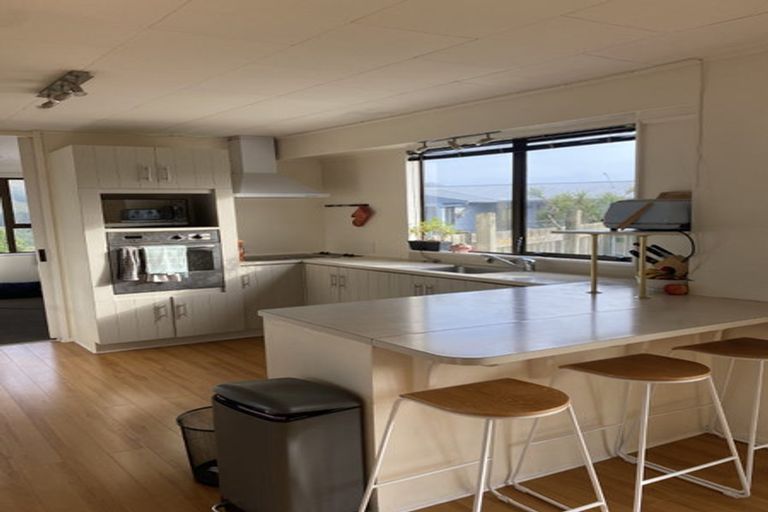 Photo of property in 15 Welland Place, Island Bay, Wellington, 6023