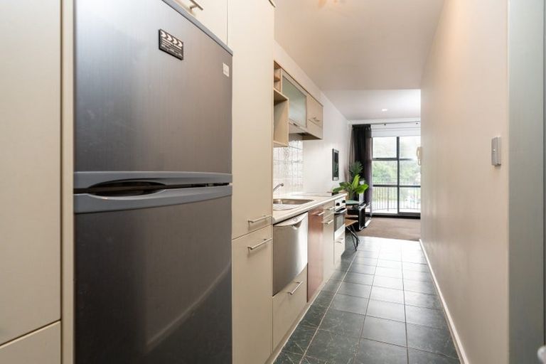 Photo of property in Atrium Towers, 5o/154 The Terrace, Wellington Central, Wellington, 6011