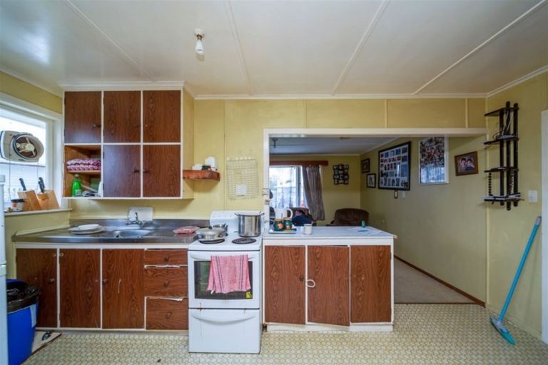 Photo of property in 24 Ramanui Avenue, Hawera, 4610