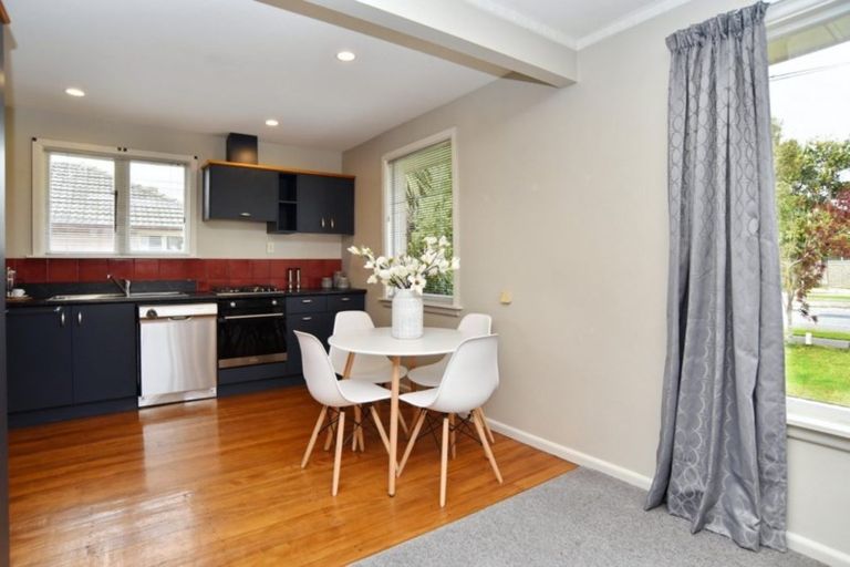 Photo of property in 23 Sturrocks Road, Redwood, Christchurch, 8051