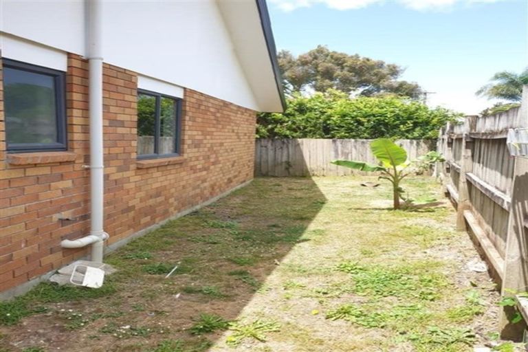 Photo of property in 2 Vine Street, Mangere East, Auckland, 2024