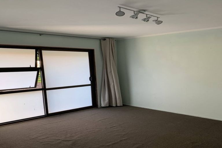 Photo of property in 45 Agincourt Street, Glenfield, Auckland, 0629