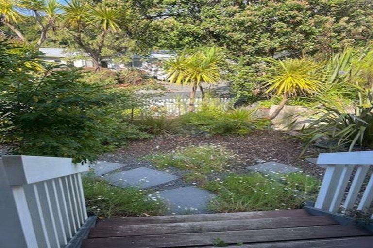 Photo of property in 15 Pomare Road, Russell, 0202