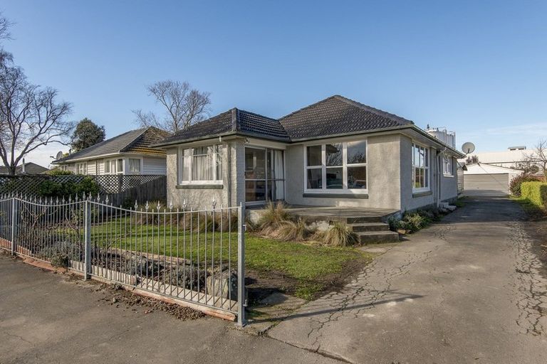 Photo of property in 53 Hillary Crescent, Upper Riccarton, Christchurch, 8041