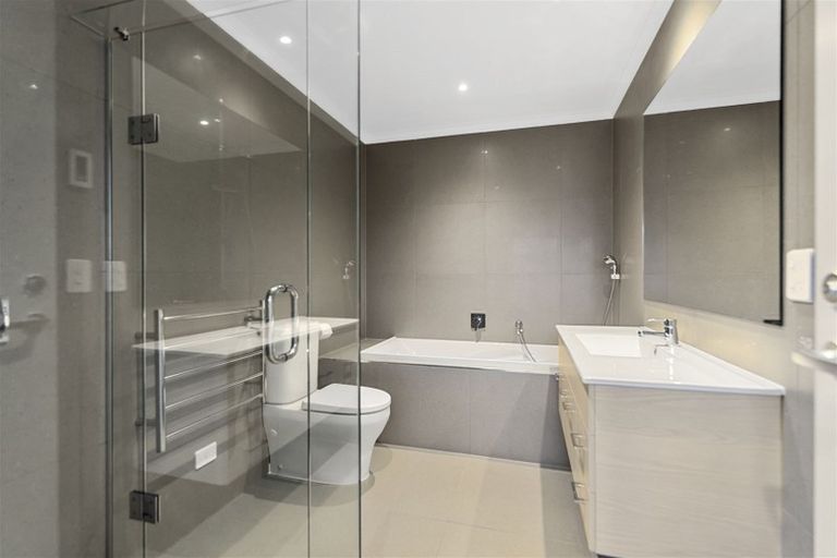 Photo of property in 7 Oioi Road, Hobsonville, Auckland, 0616