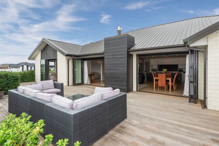 Photo of property in 26 Watkins Drive, Rangiora, 7400