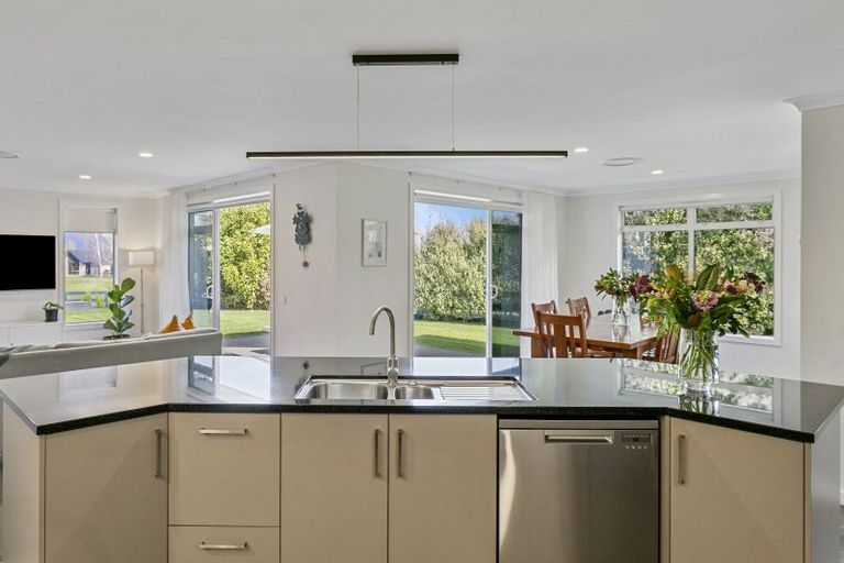 Photo of property in 19 Montgomery Crescent, Kinloch, Taupo, 3377