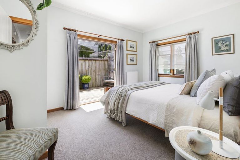 Photo of property in 201 Townsend Road, Miramar, Wellington, 6022