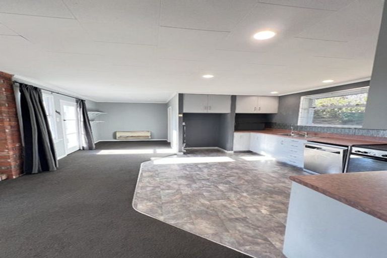 Photo of property in 2 Robert Street, Otatara, Invercargill, 9879