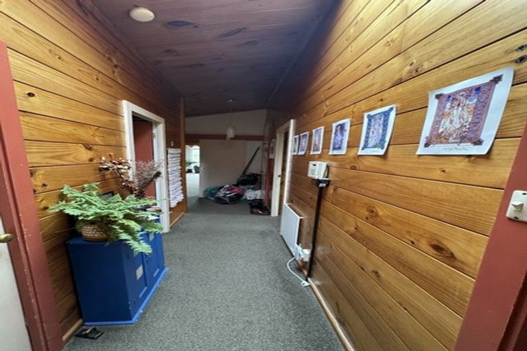 Photo of property in 9 Versailles Street, Karori, Wellington, 6012