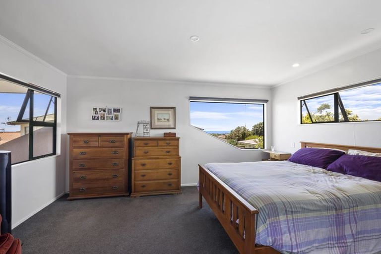 Photo of property in 9 Sandel Rise, Merrilands, New Plymouth, 4312