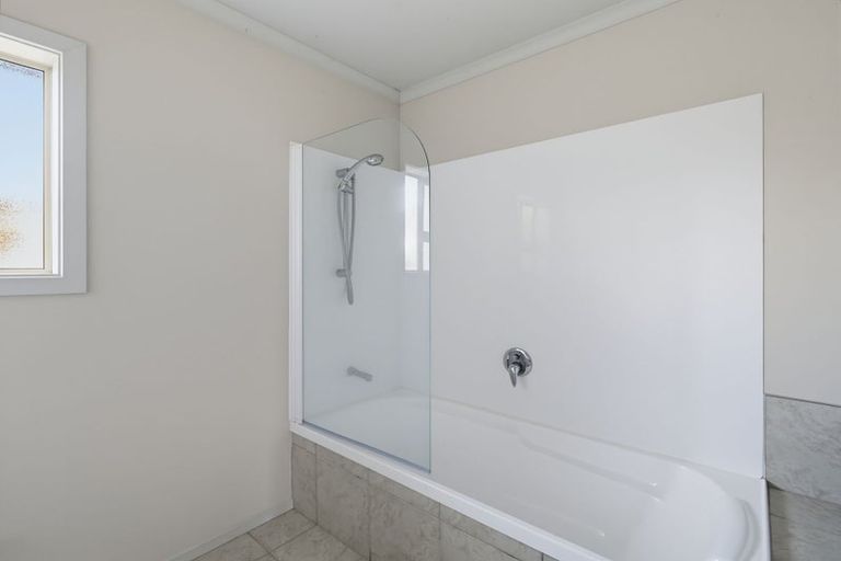 Photo of property in Henry Russell Estate, 21/36 Belgrove Drive, Waipukurau, 4200
