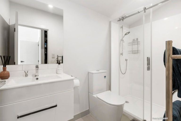 Photo of property in 8b Lyall Parade, Lyall Bay, Wellington, 6022