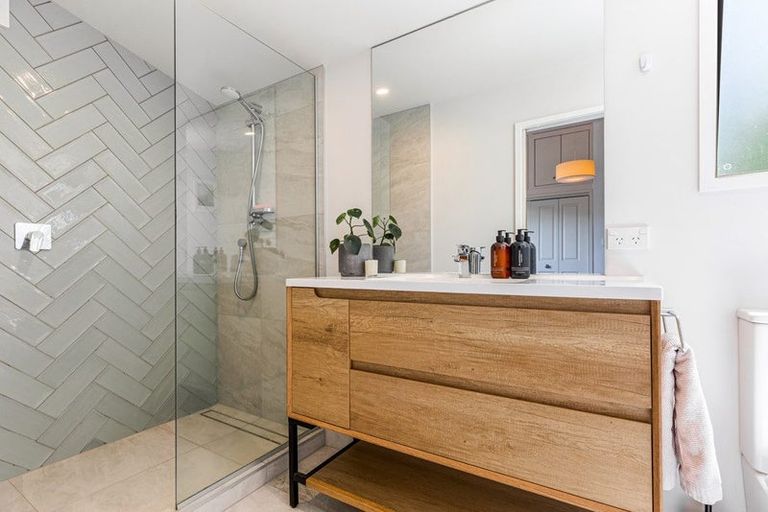 Photo of property in 29a Clayburn Road, Glen Eden, Auckland, 0602