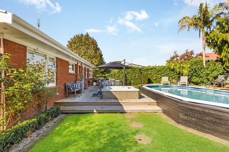 Photo of property in 17 Wynn Place, Howick, Auckland, 2014