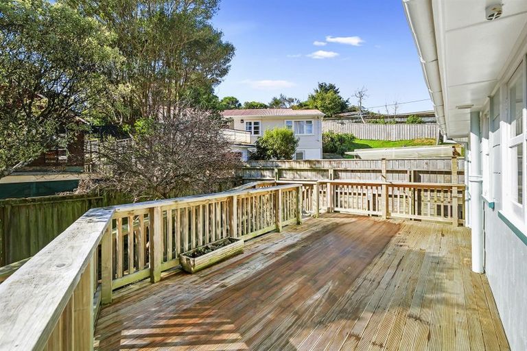 Photo of property in 9 Kowhai Street, Tawa, Wellington, 5028