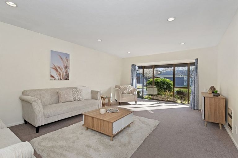 Photo of property in 1 Audley Gate, Avonhead, Christchurch, 8042